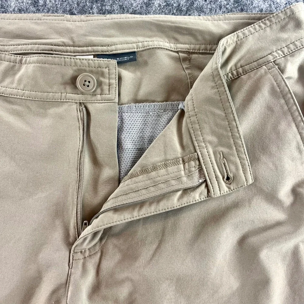 Columbia Khaki Chino Shorts Mens 36 Omni-Shield Hiking Cargo Fishing Outdoor Tan